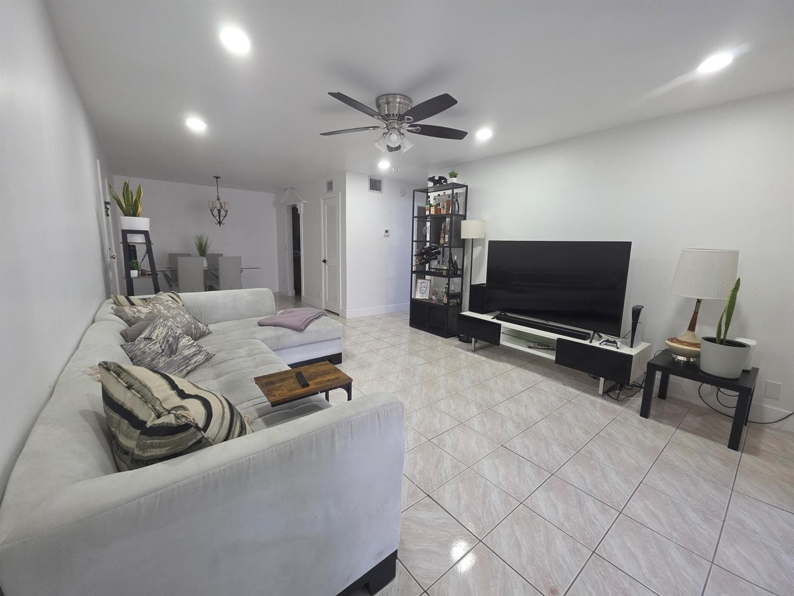 6391 Bay Club Drive 4 photo 11