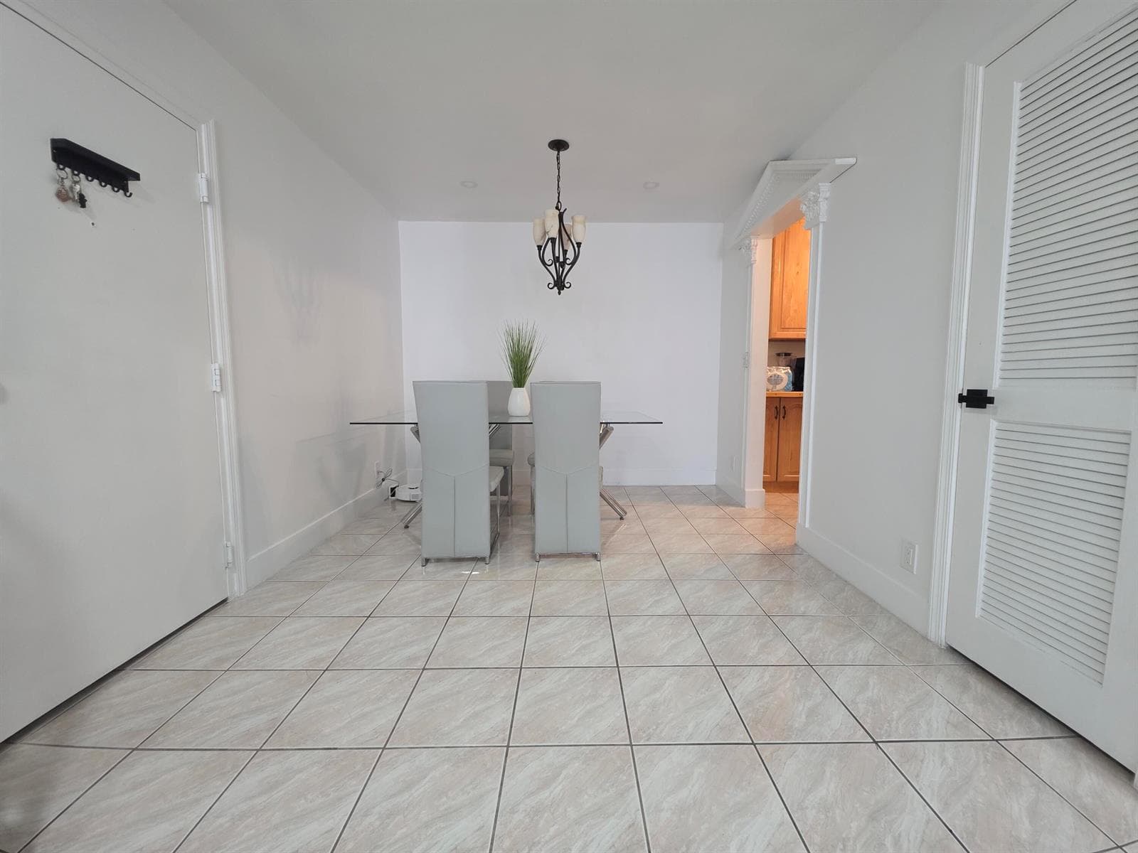 6391 Bay Club Drive 4 photo 8