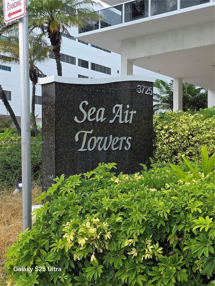 3725 S Ocean Dr 619 photo 2