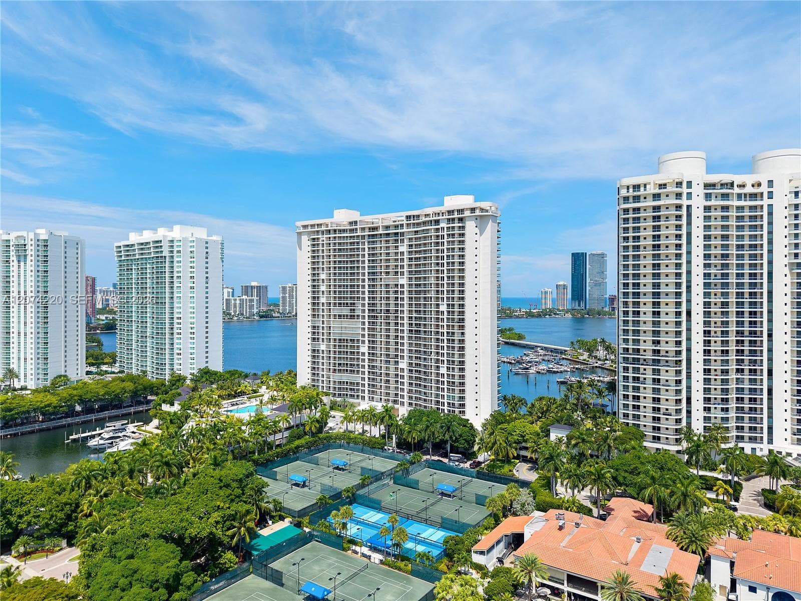 7000 Island Blvd 609 photo 12