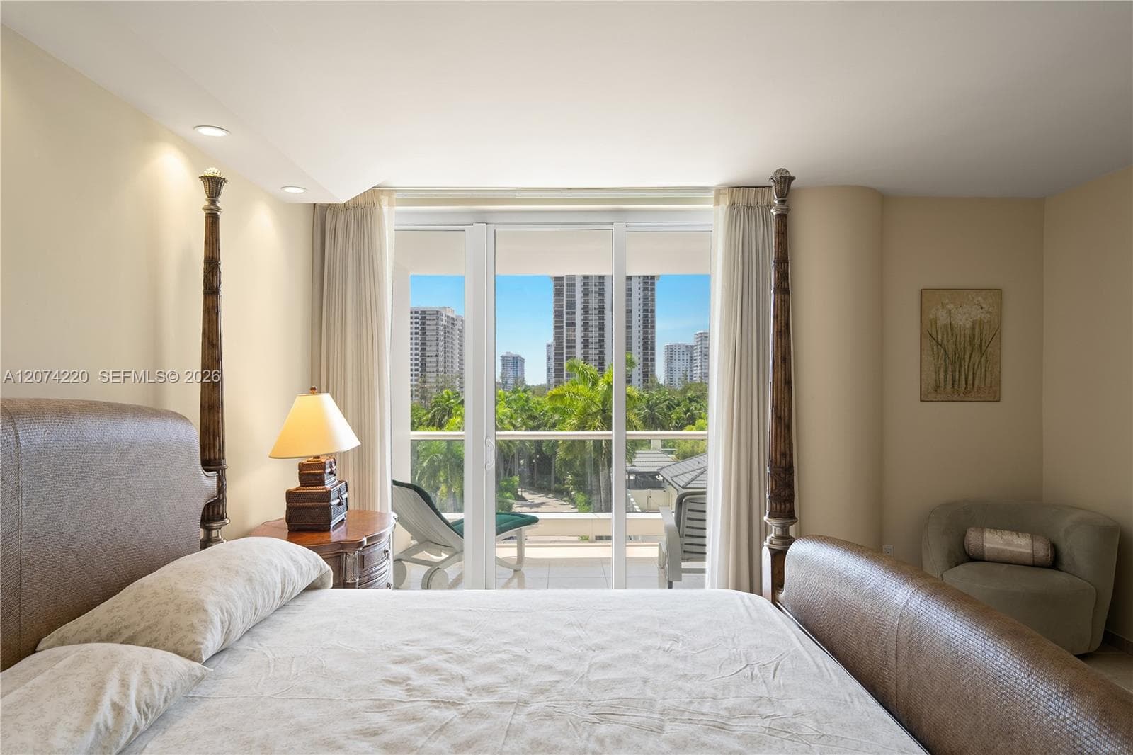 7000 Island Blvd 609 photo 19
