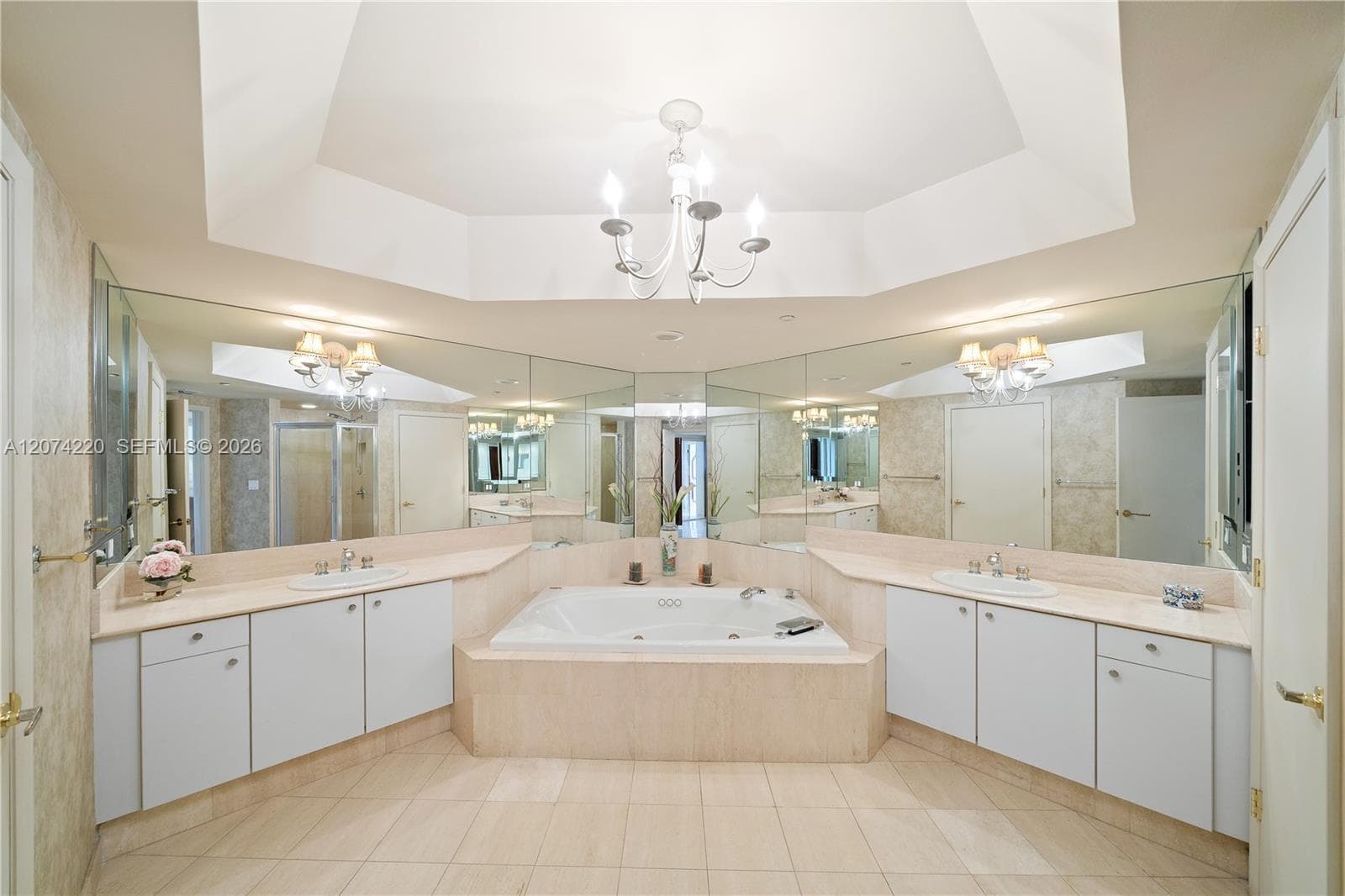 7000 Island Blvd 609 photo 21