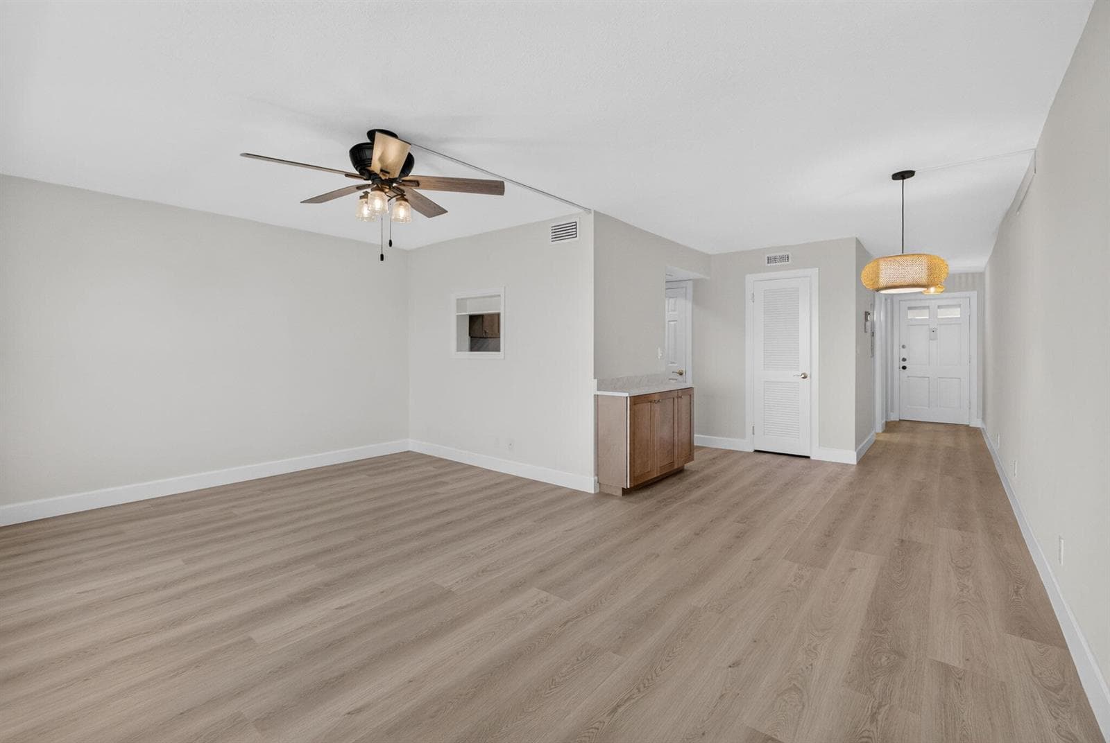 52 YACHT CLUB Drive 305 photo 22