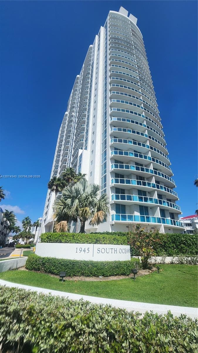 1945 S Ocean Dr 702 photo 25