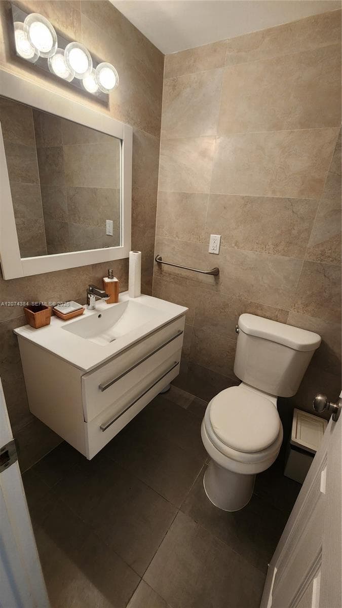 500 Bayview Dr 1725 photo 18
