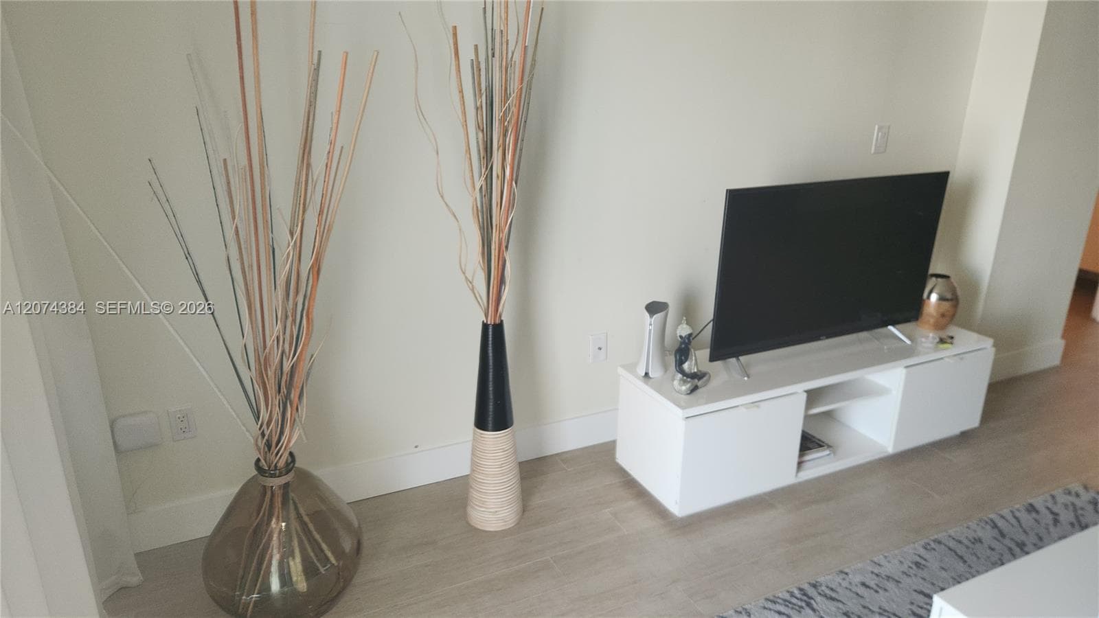 500 Bayview Dr 1725 photo 8