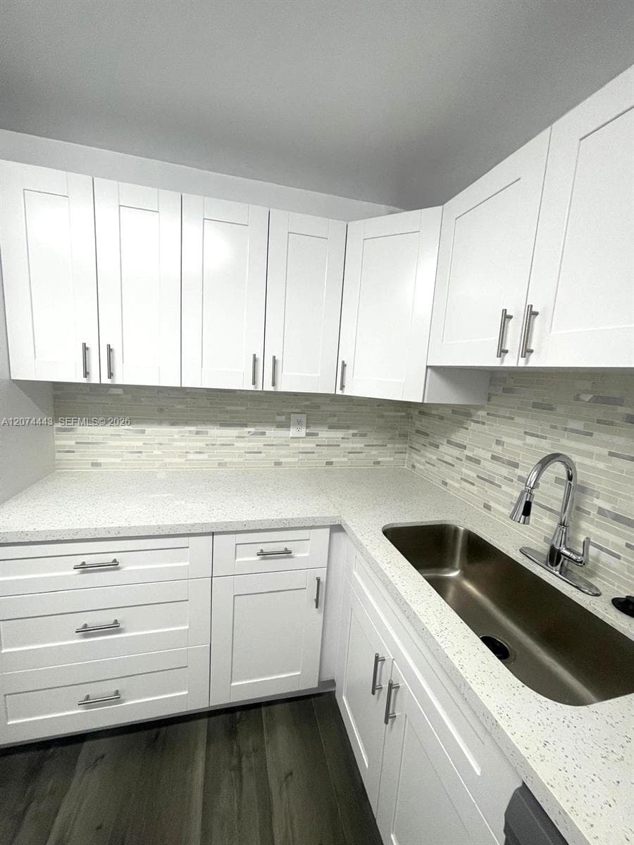2450 NE 135th St 209 photo 13