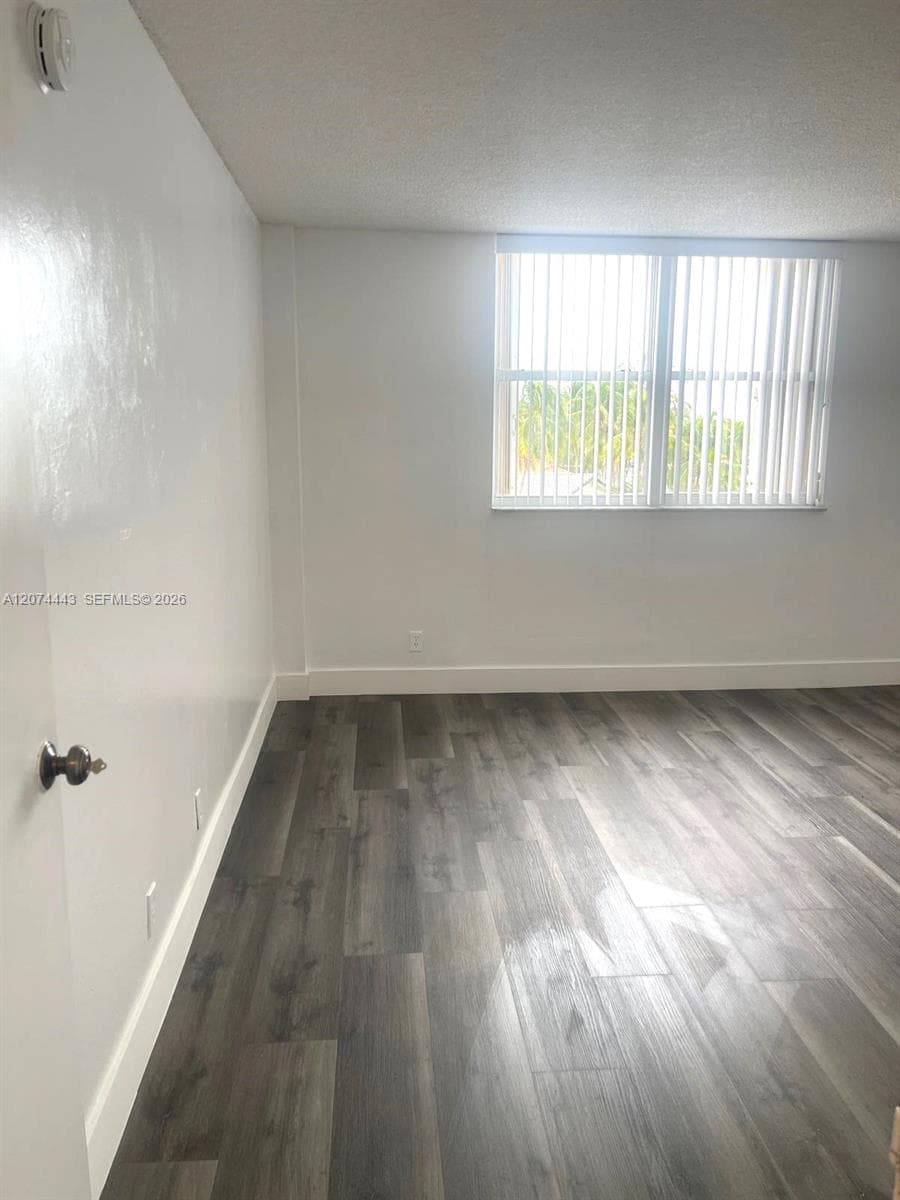 2450 NE 135th St 209 photo 16