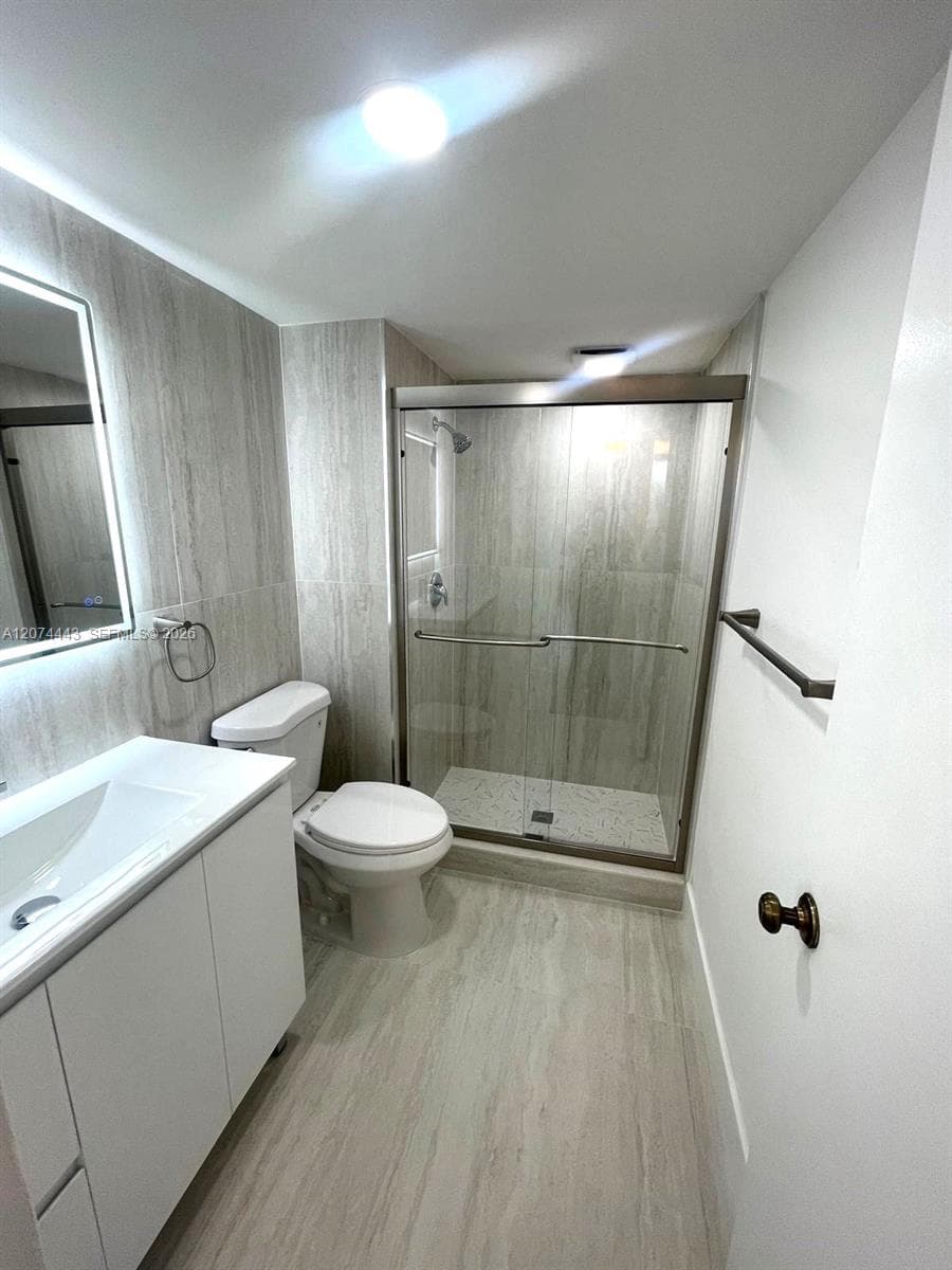 2450 NE 135th St 209 photo 19