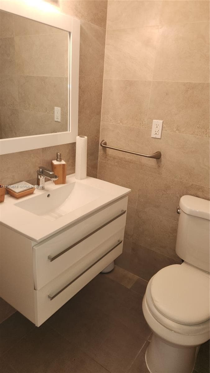 500 Bayview Dr 1725 photo 9