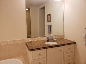 27 HARBOUR ISLE Drive W 305 photo 16