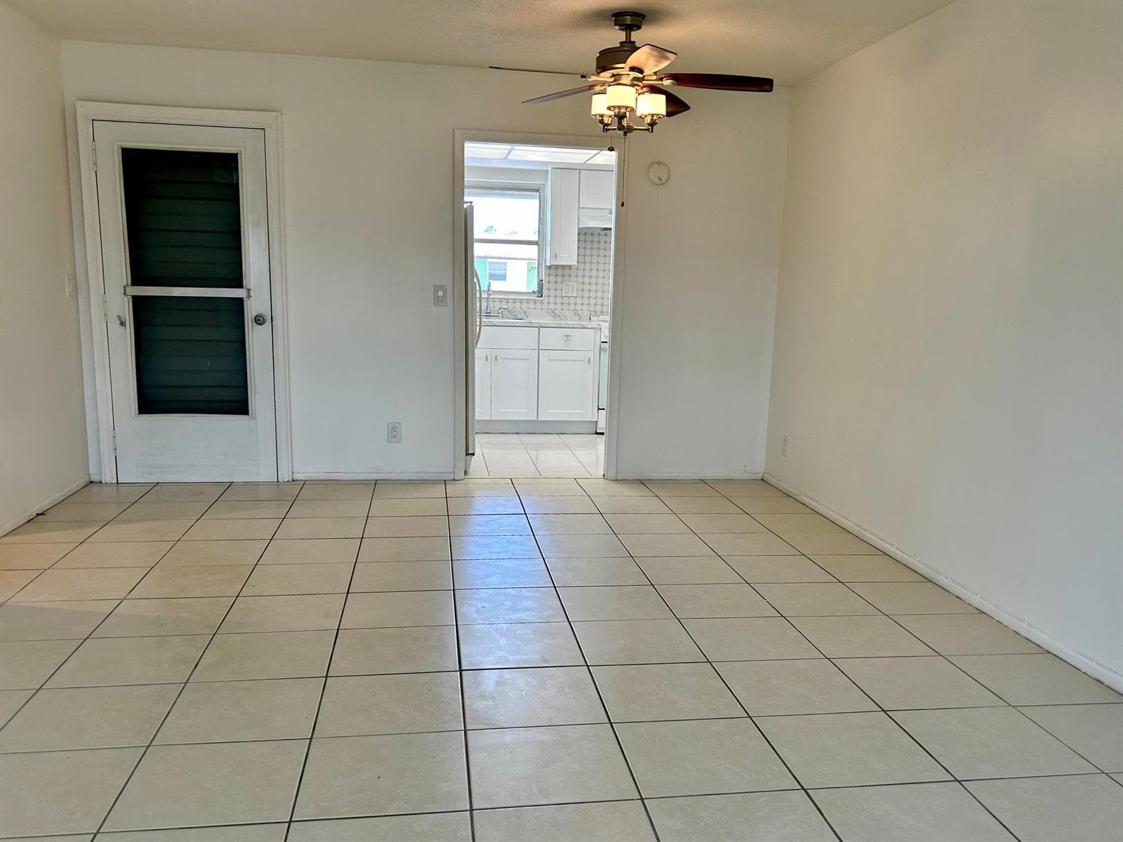 2895 CROSLEY Drive W C photo 5