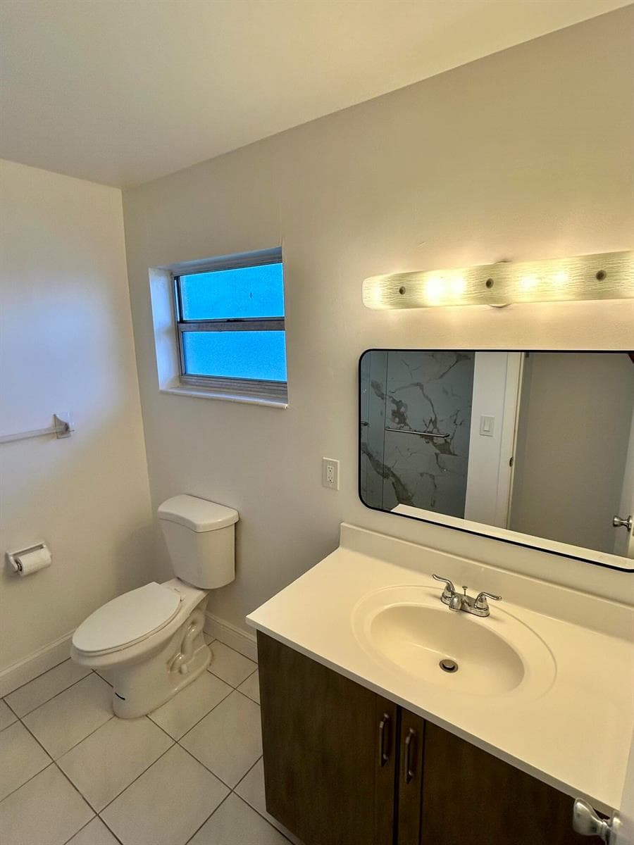 2895 CROSLEY Drive W C photo 9
