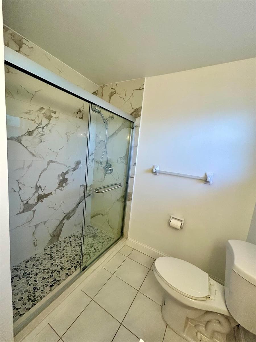 2895 CROSLEY Drive W C photo 11