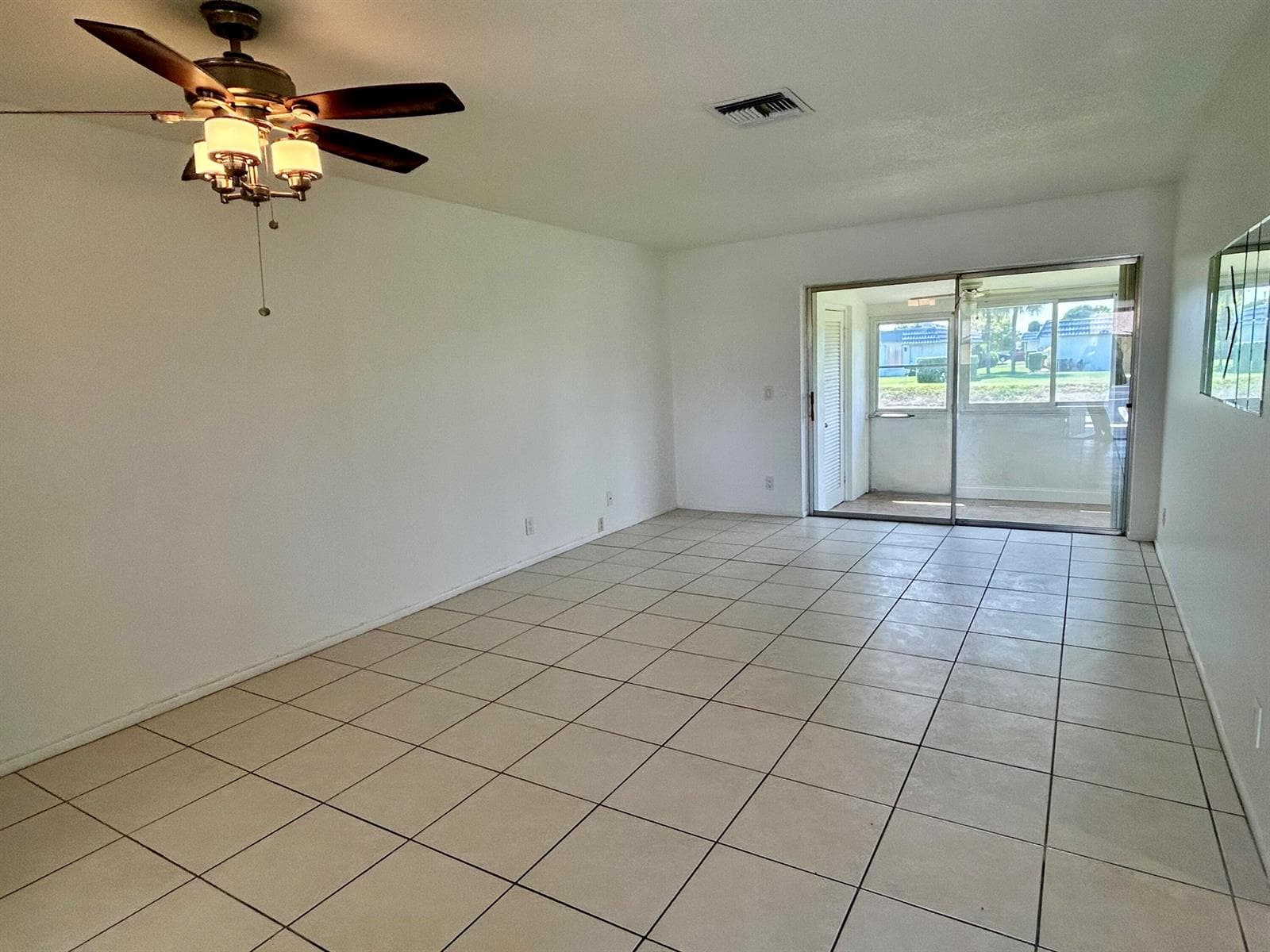 2895 CROSLEY Drive W C photo 4