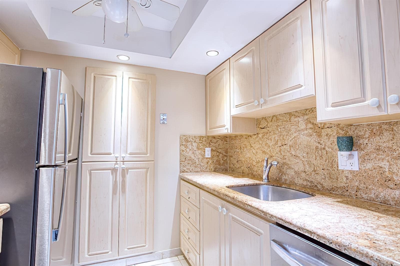 111 Briny Avenue 27-12 photo 7