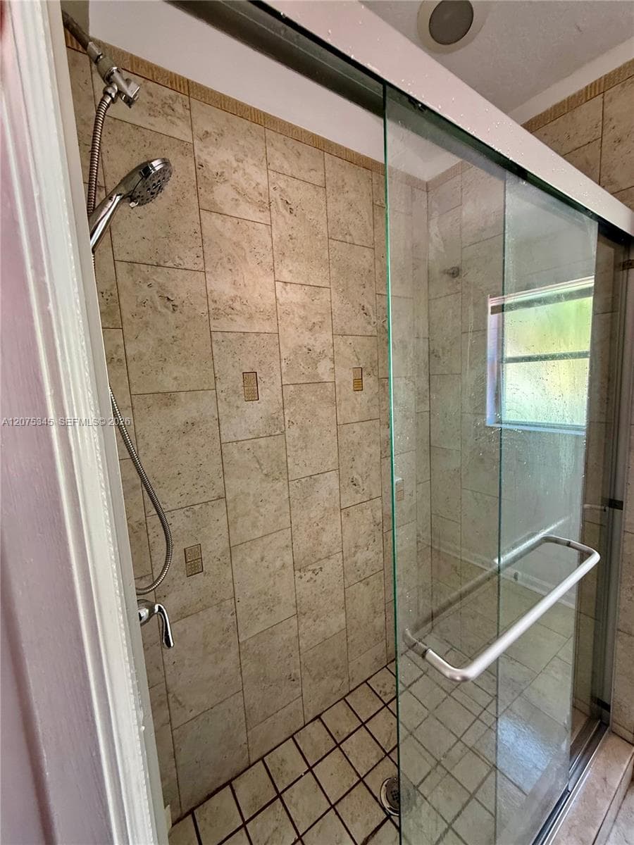 1094 SE 6th Ave 1094 photo 16