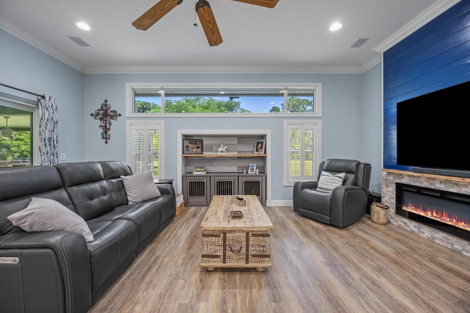 2558 Palm Deer Drive photo 8