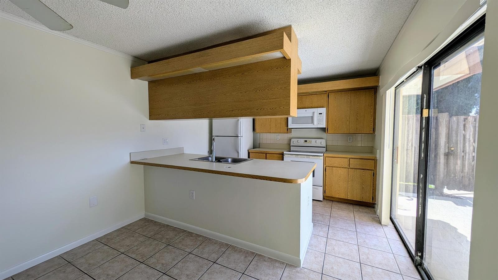 555 Green Springs Place photo 6