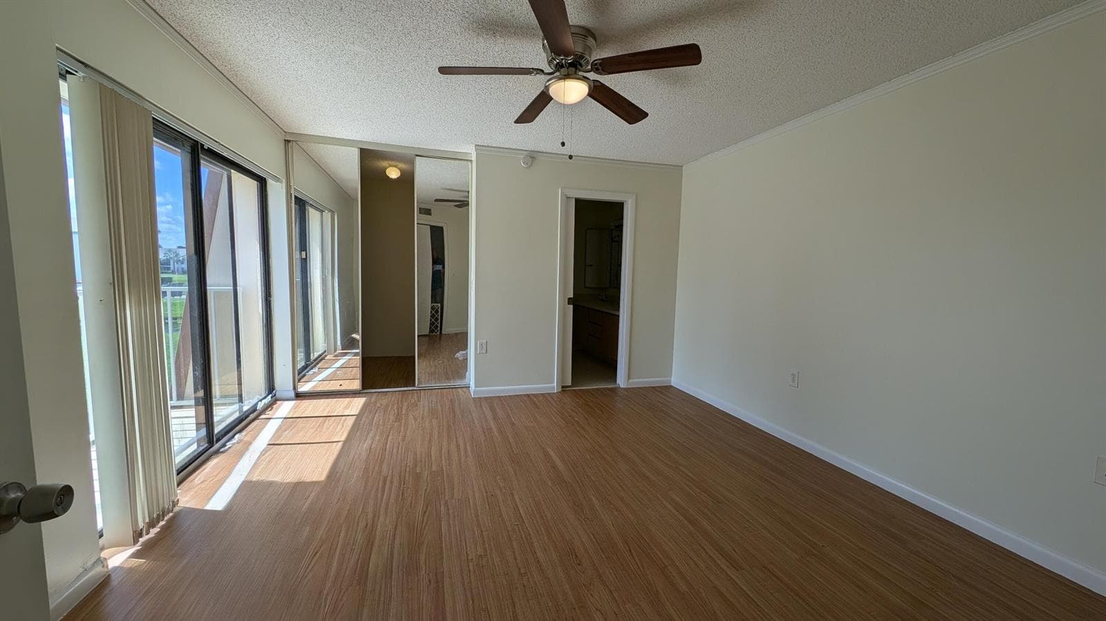555 Green Springs Place photo 8