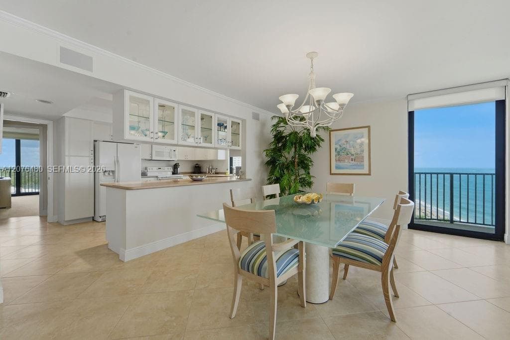 200 Beach Rd 701 photo 20