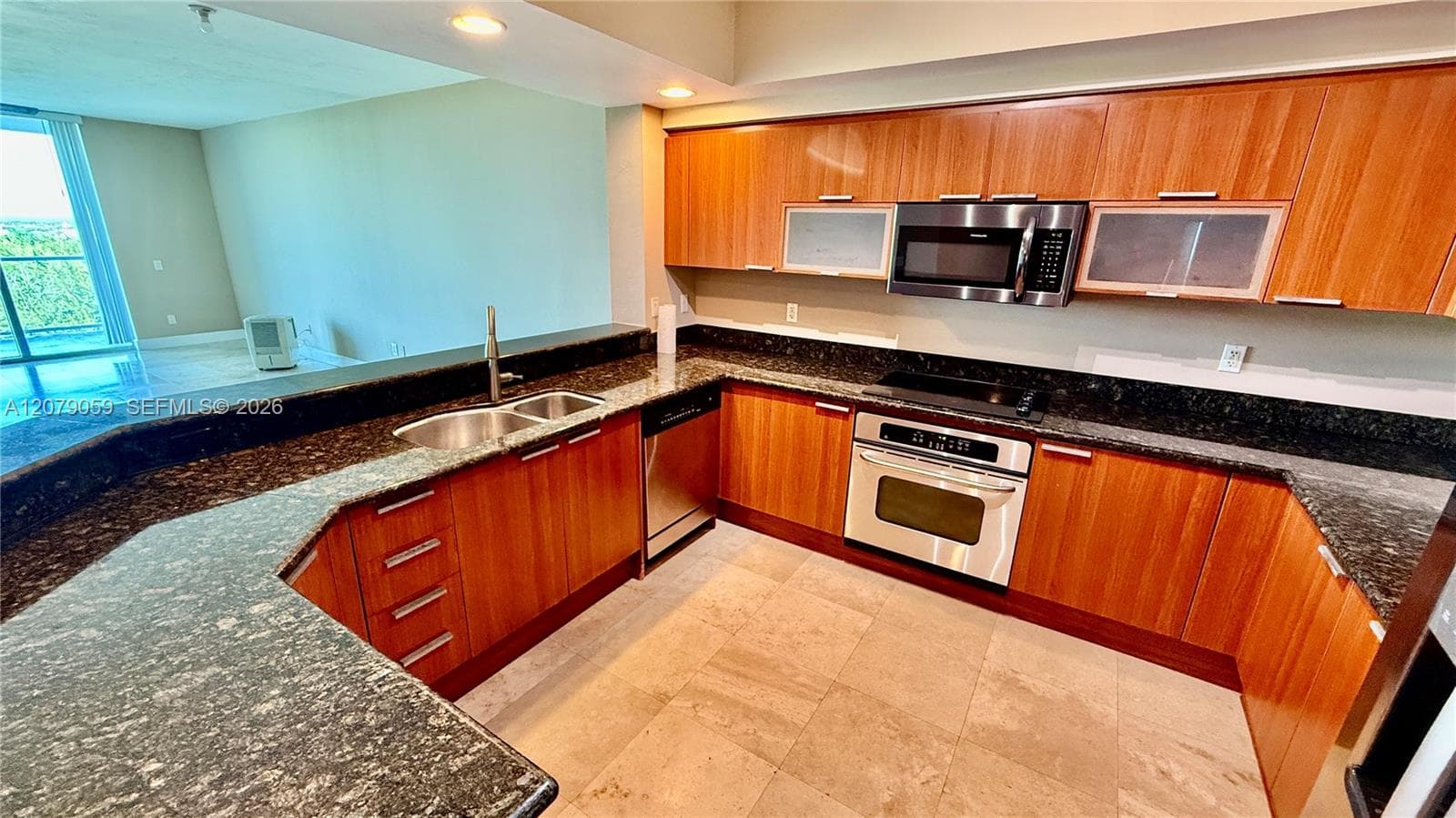 14951 NE Royal Oaks Ln 1403 photo 4