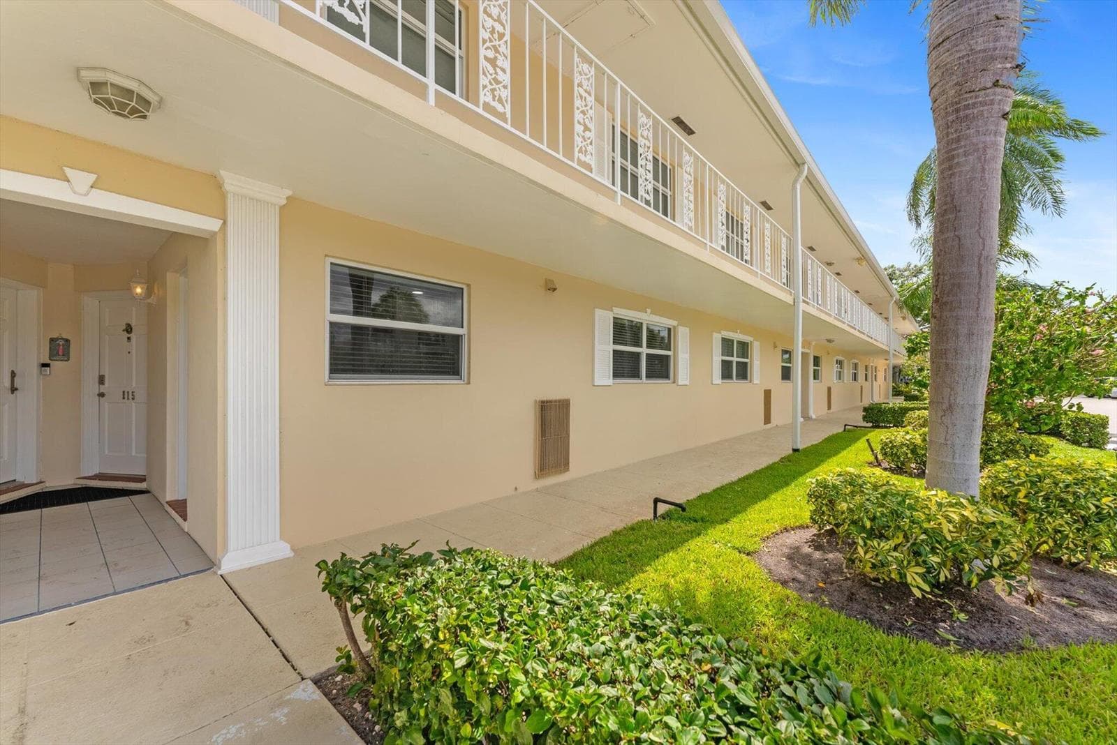 478 TEQUESTA Drive 115 photo 3