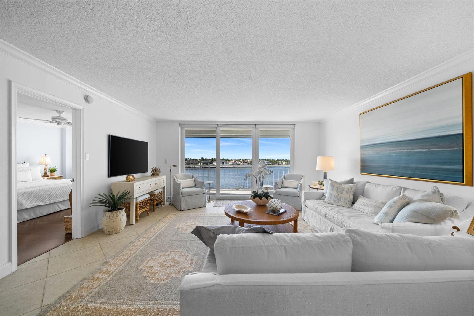 511 BAYSHORE Drive 408 photo 2