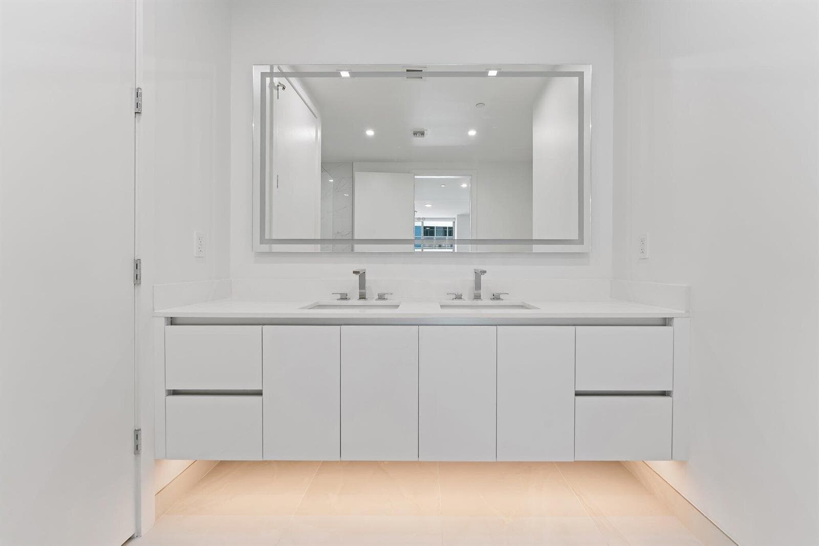 220 Lake Shore Drive 1219 photo 23