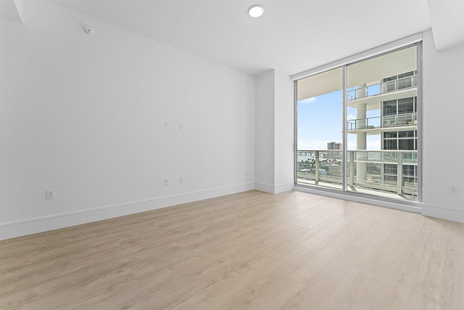 220 Lake Shore Drive 1219 photo 17