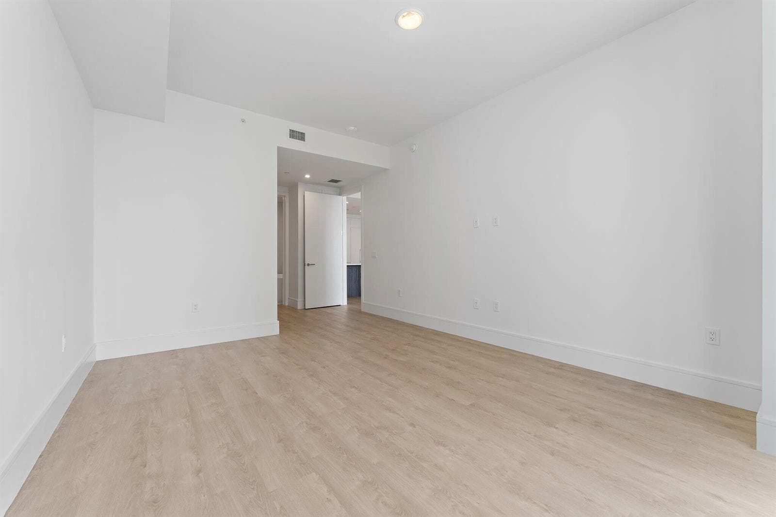 220 Lake Shore Drive 1219 photo 16