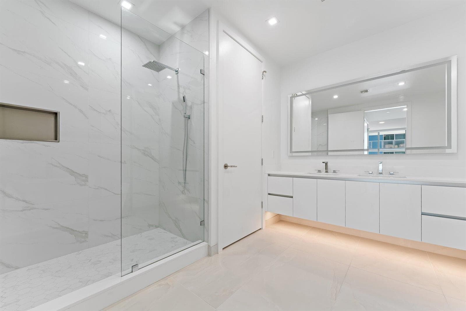 220 Lake Shore Drive 1219 photo 22