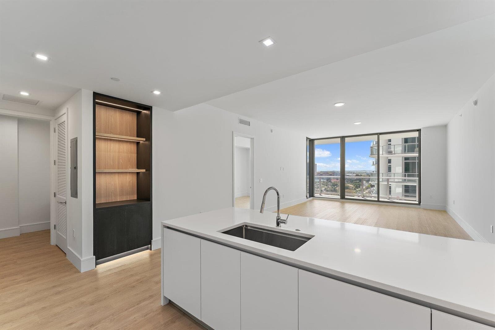 220 Lake Shore Drive 1219 photo 3