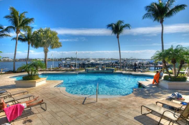 123 Yacht Club Way 102 photo 1