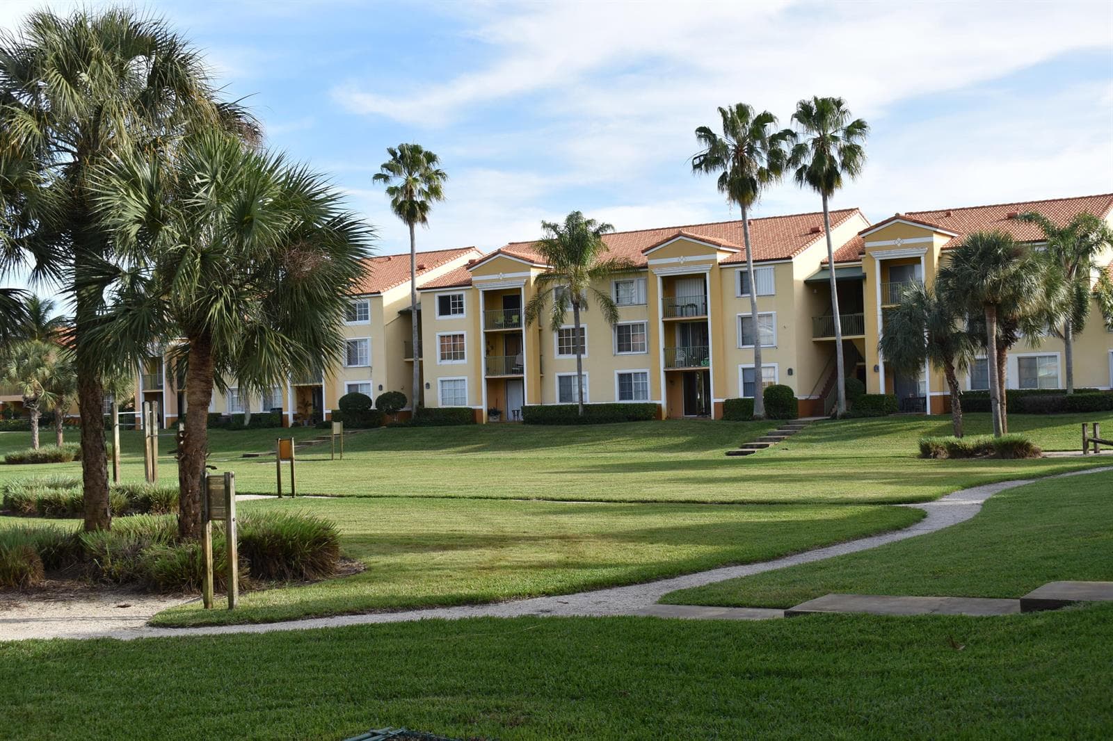 123 Yacht Club Way 102 photo 24