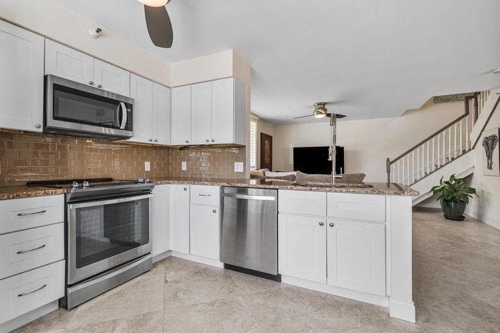 123 Yacht Club Way 102 photo 10
