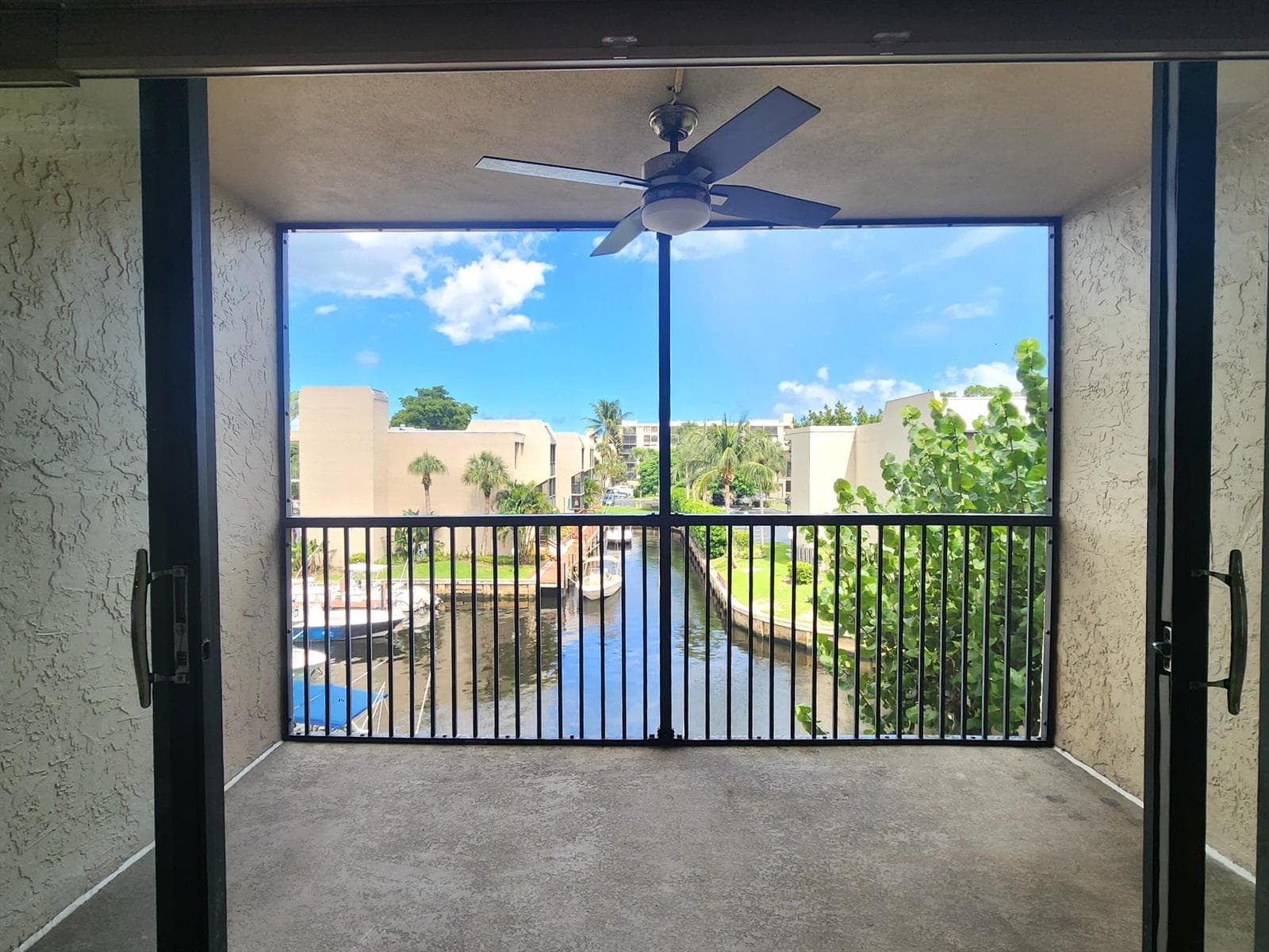 17 ROYAL PALM Way 3030 photo 5