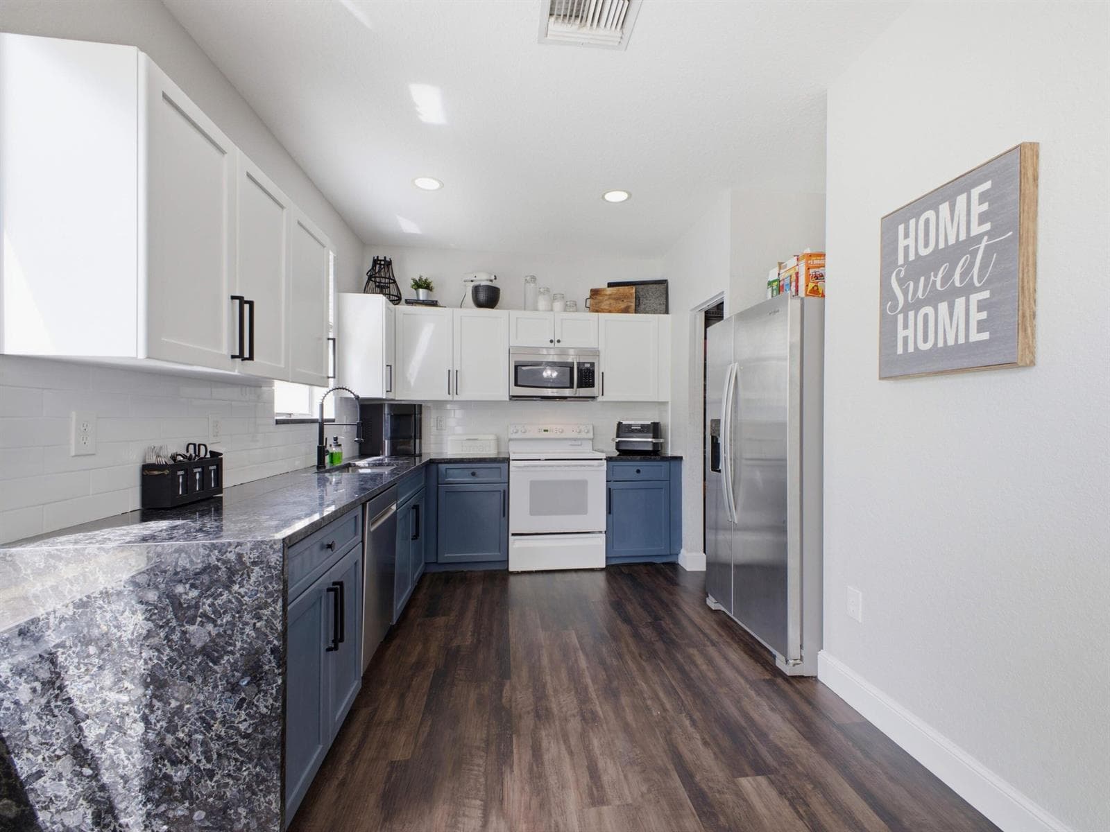 5676 Azalea Circle photo 12