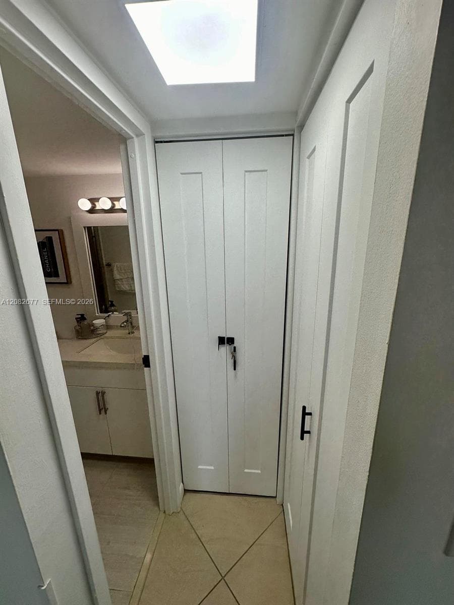 100 Bayview Dr 1114 photo 23