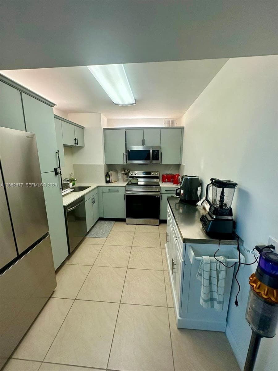 100 Bayview Dr 1114 photo 12