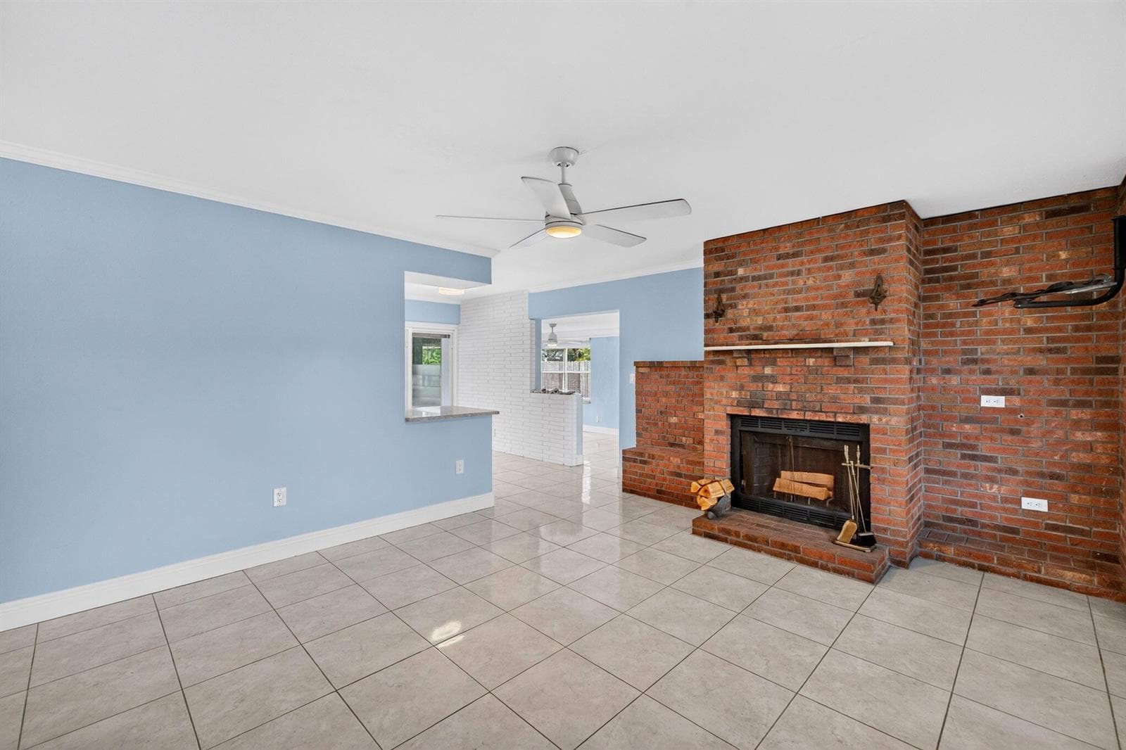 1873 SW 28TH Terrace photo 4