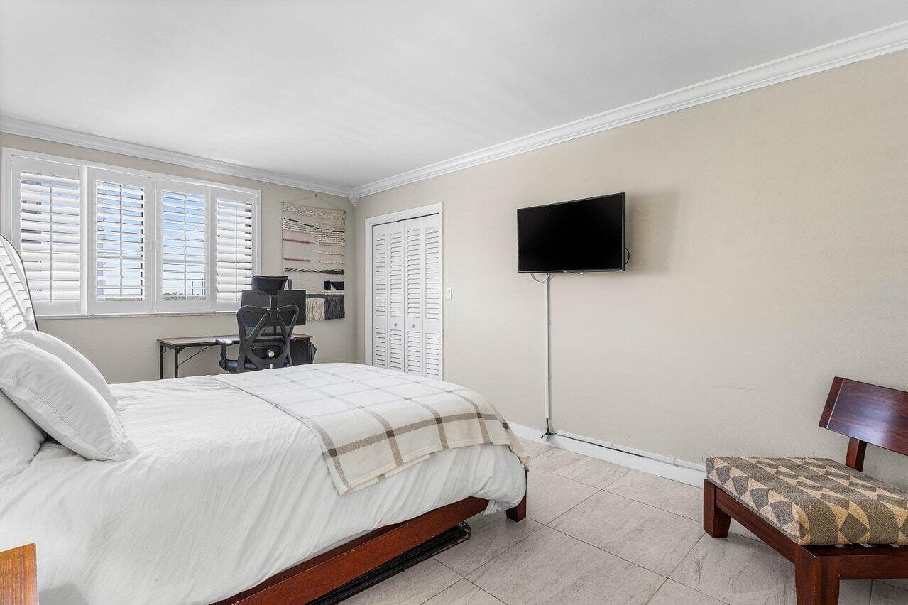 1208 Marine Way 506 photo 17