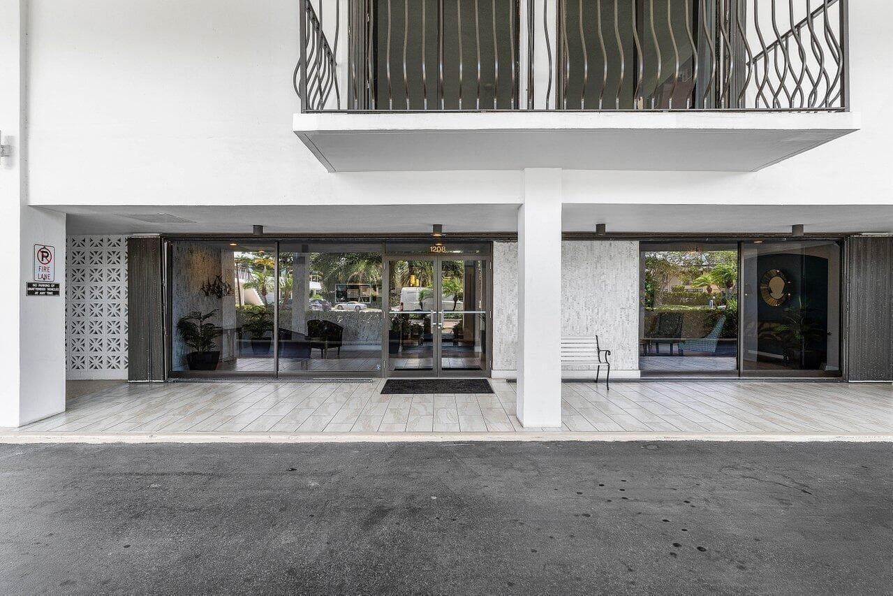 1208 Marine Way 506 photo 3