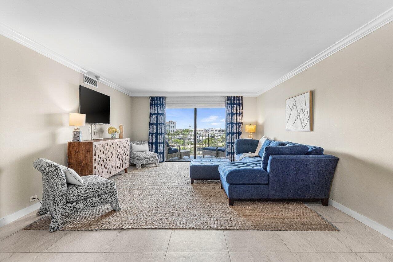 1208 Marine Way 506 photo 4