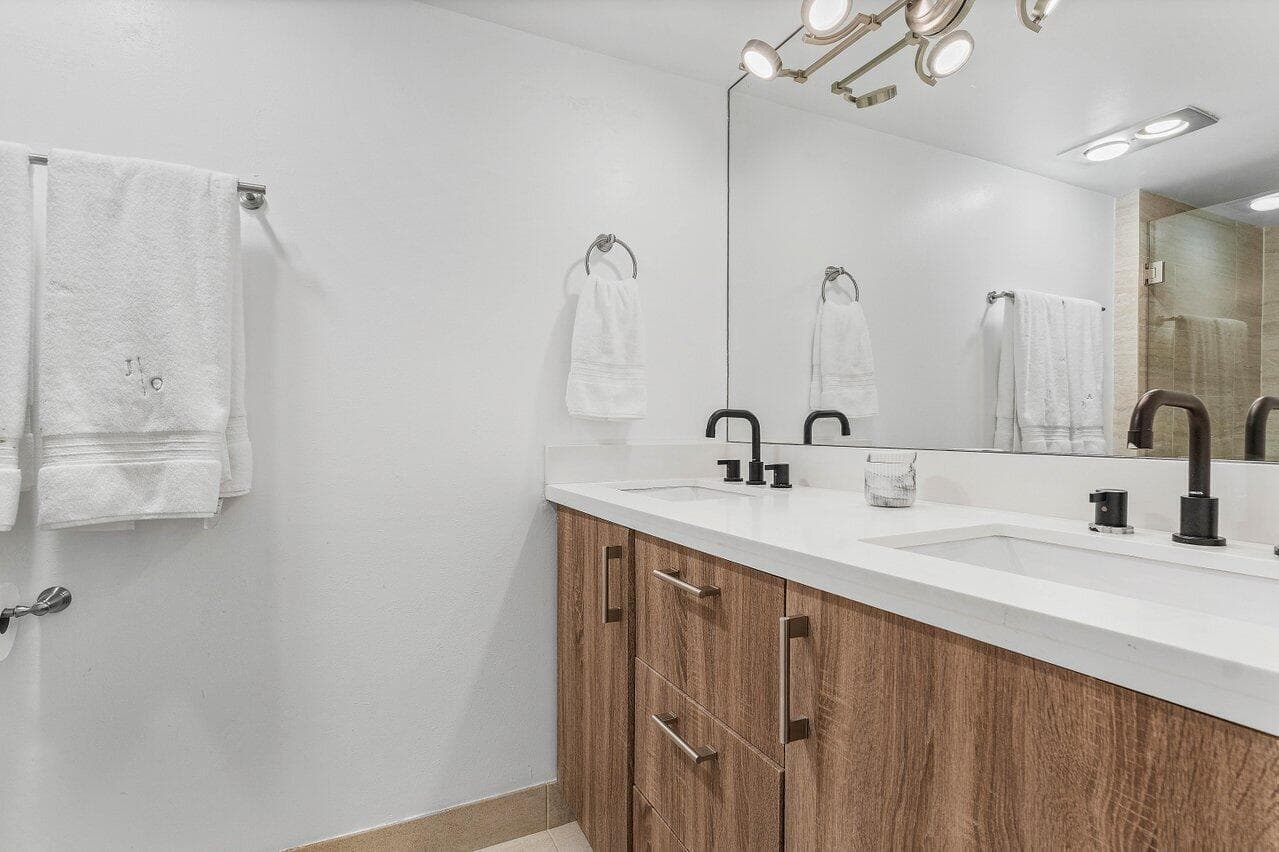 1208 Marine Way 506 photo 21