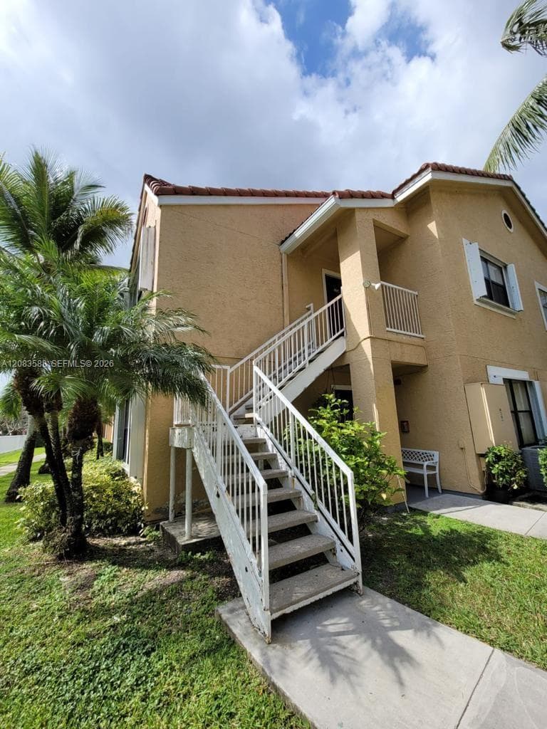 10581 SW 155th Ct 1228 photo 2
