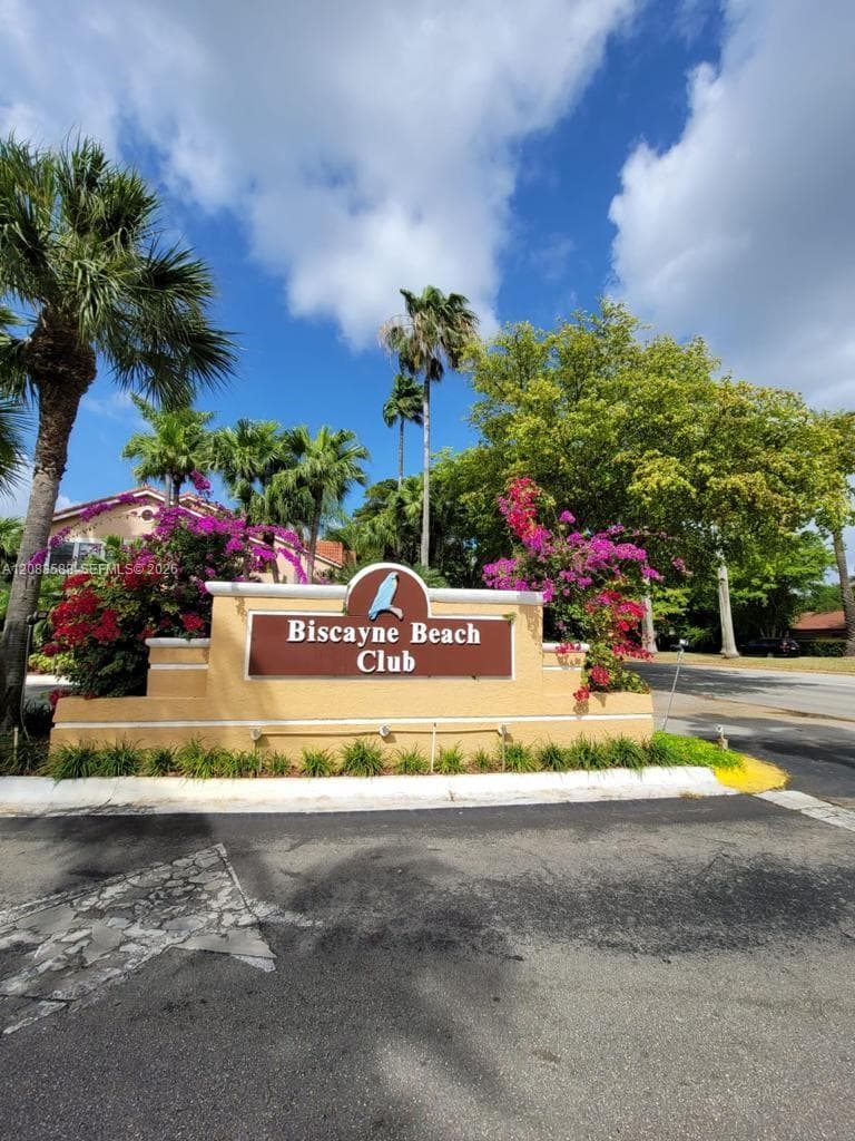 10581 SW 155th Ct 1228 photo 1