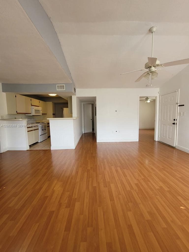 10581 SW 155th Ct 1228 photo 9
