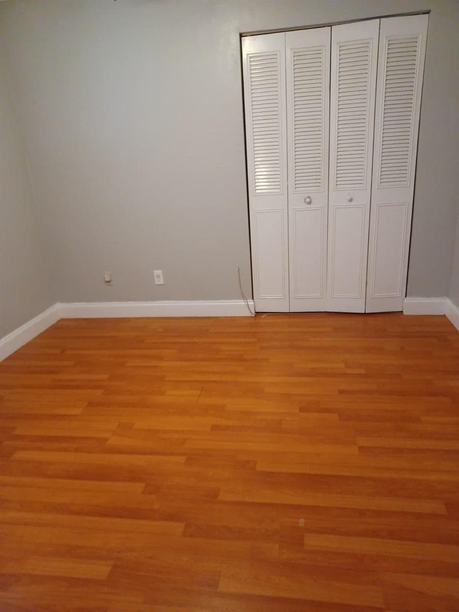 8001 N CRESPI Boulevard 2C photo 22