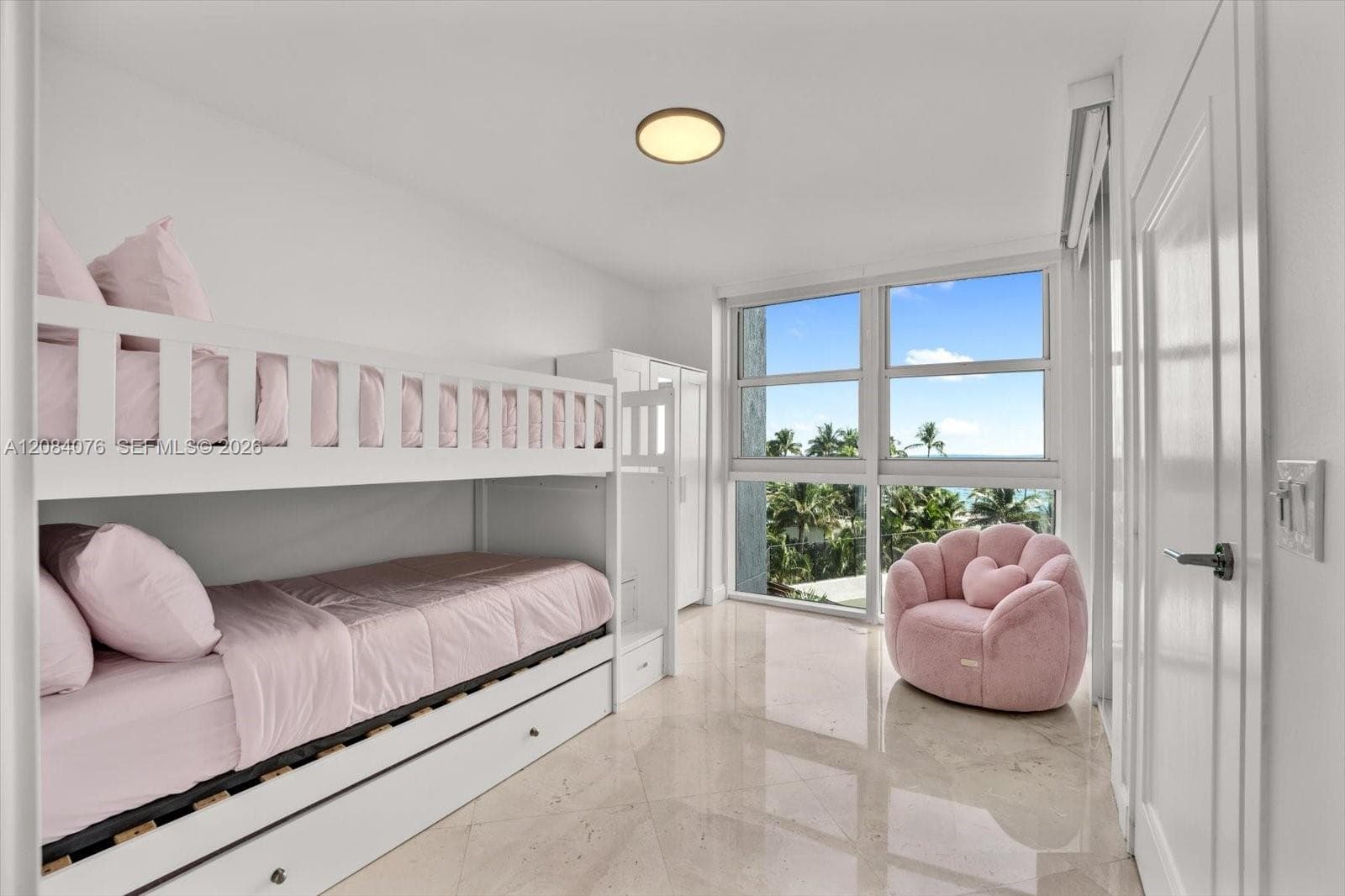 18911 Collins Ave 606 photo 16
